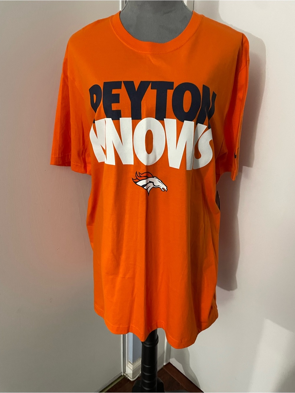 Nike Denver Broncos ‘Peyton Knows' Graphic Tee with White & Navy Print. Size XL.